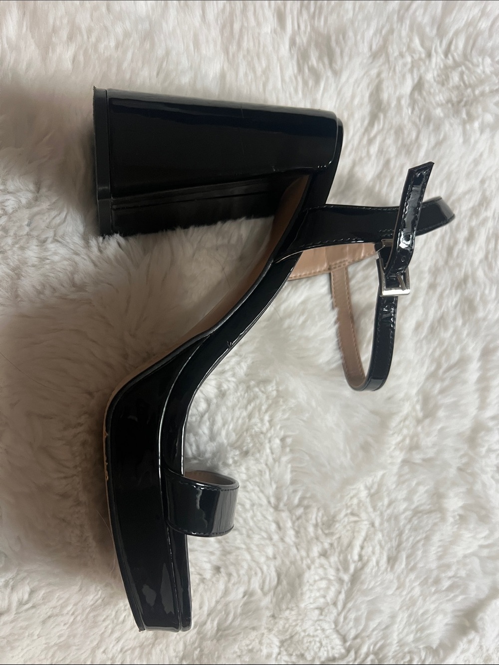 BLACK CHUNKY HEEL